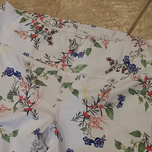 Athleta Yoga Pants - Picture 3 of 8